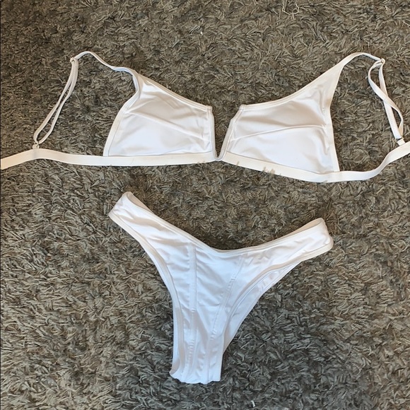 doesn’t fit . size large but fits like a medium. - Picture 1 of 1